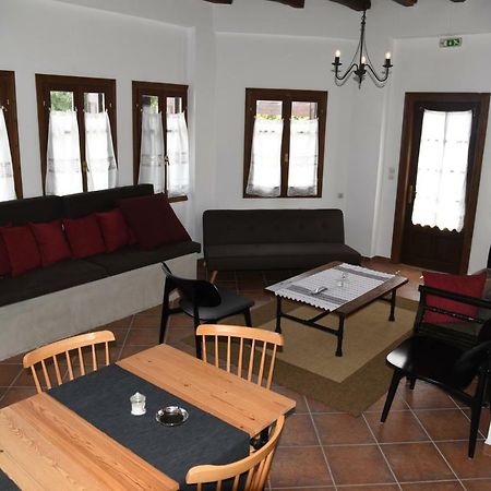 Karpofora Traditional Guesthouse Miléai Екстериор снимка
